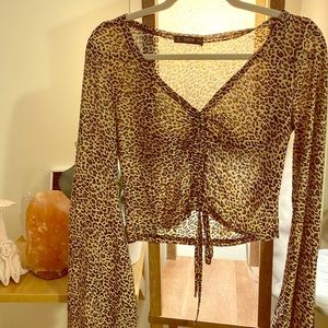 BELL SLEEVE RUCHED FRONT CHEETAH PRINT CROP TOP